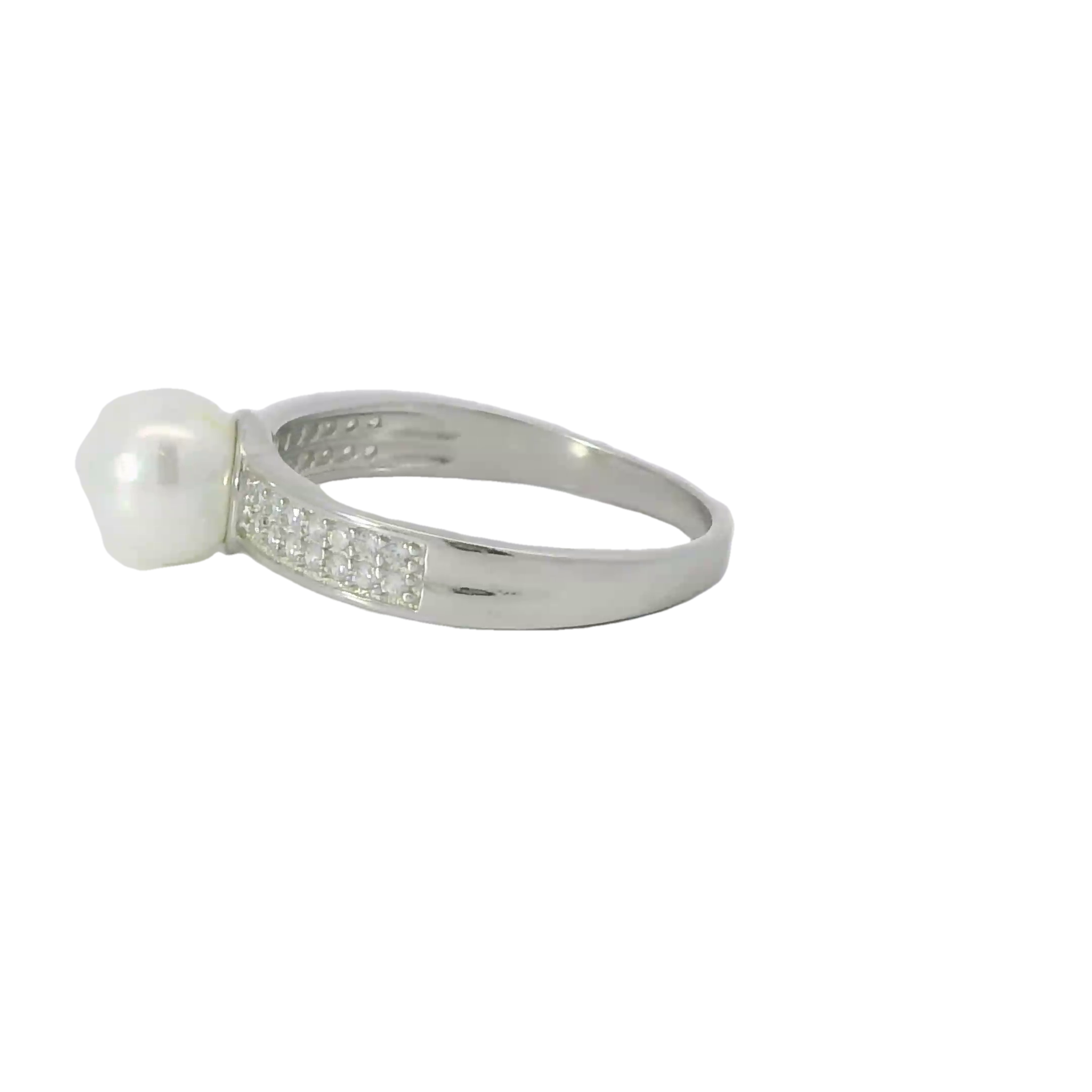 Pearl sterling silver ring with cubic zirconia