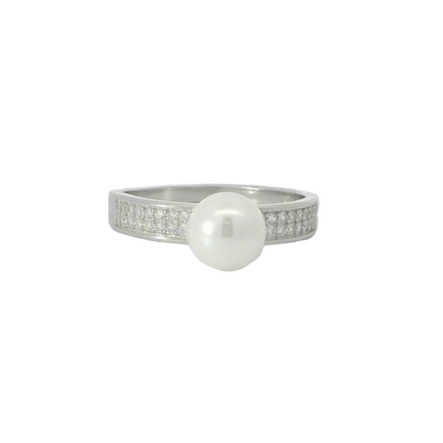 Pearl sterling silver ring with cubic zirconia