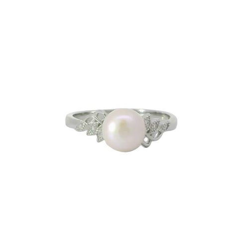 Pearl sterling silver ring with cubic zirconia