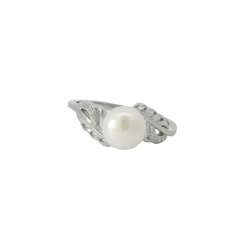 Pearl sterling silver ring with cubic zirconia