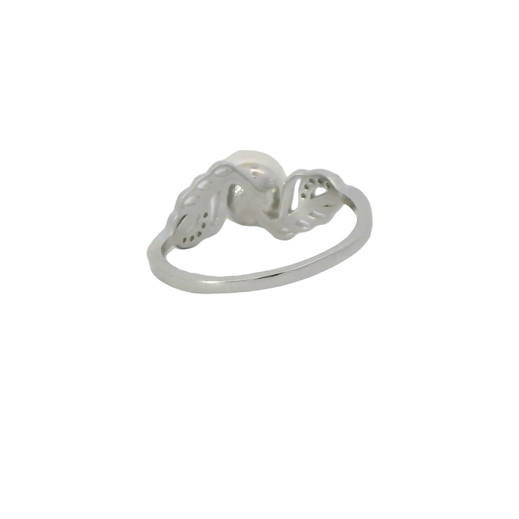 Pearl sterling silver ring with cubic zirconia