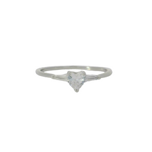 Load image into Gallery viewer, Sterling Silver ring with cubic zirconia (Heart)