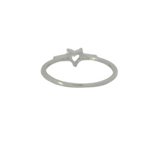 Load image into Gallery viewer, Sterling Silver ring with cubic zirconia (Heart)