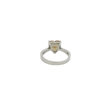 Load image into Gallery viewer, ZULTANITE RING, CUBIC ZIRCONIA STERLING SILVER , THE COLOR OF THE STONE CHANGES WITH DIFFERENT LIGHTING (HEART SHAPE)