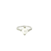 Load image into Gallery viewer, WHITE PEARL STERLING SILVER RING