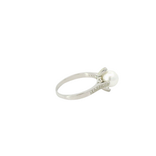 Load image into Gallery viewer, WHITE PEARL STERLING SILVER RING