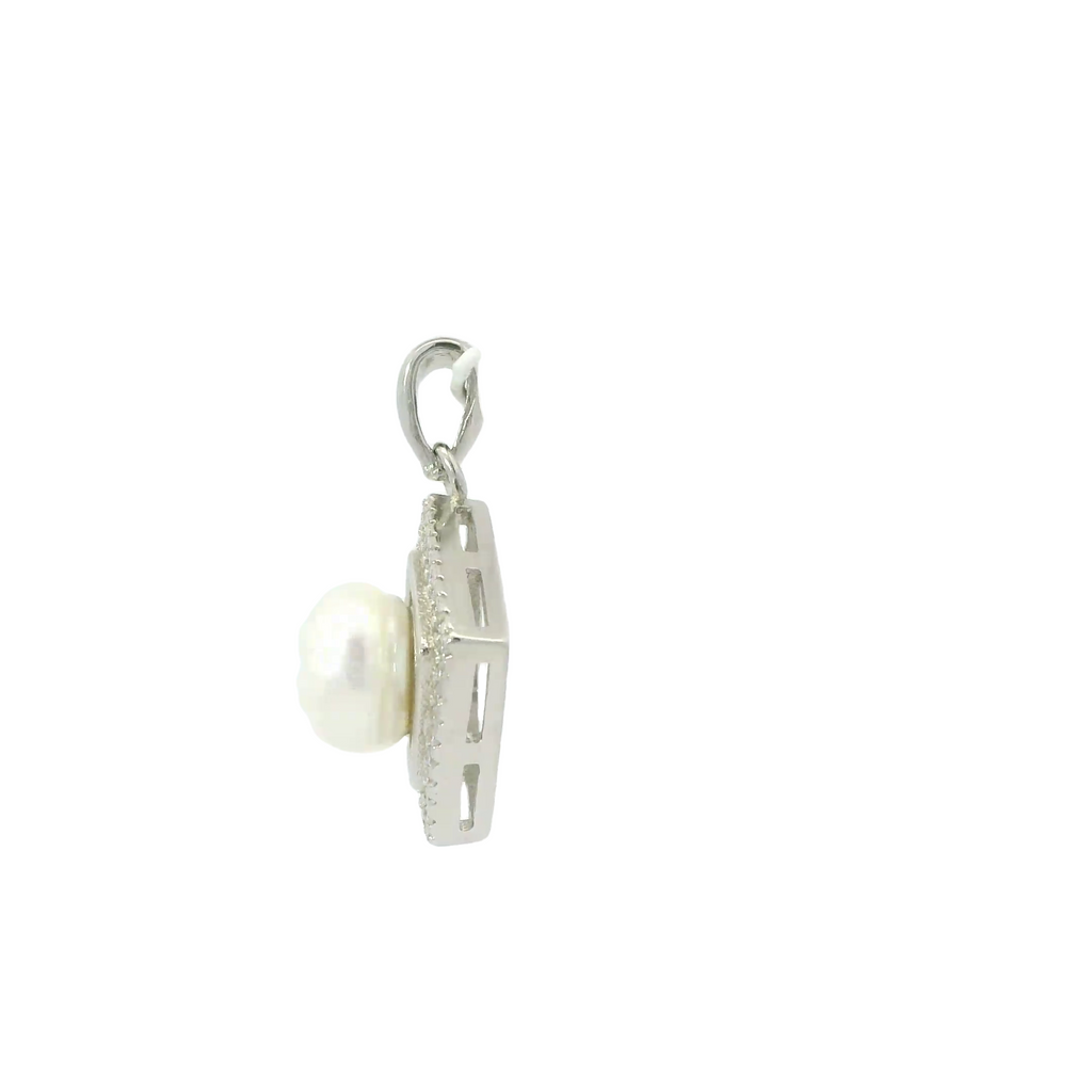 STRELING SILVER PEARL PENDANT
