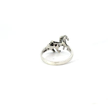 Load image into Gallery viewer, HORSE STERLING SILVER RING