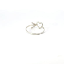 Load image into Gallery viewer, HEART AND ARROW STERLING SILVER RING