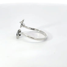 Load image into Gallery viewer, CUBIC ZIRCONIA STERLING SILVER RING (PLANE &amp; STAR)