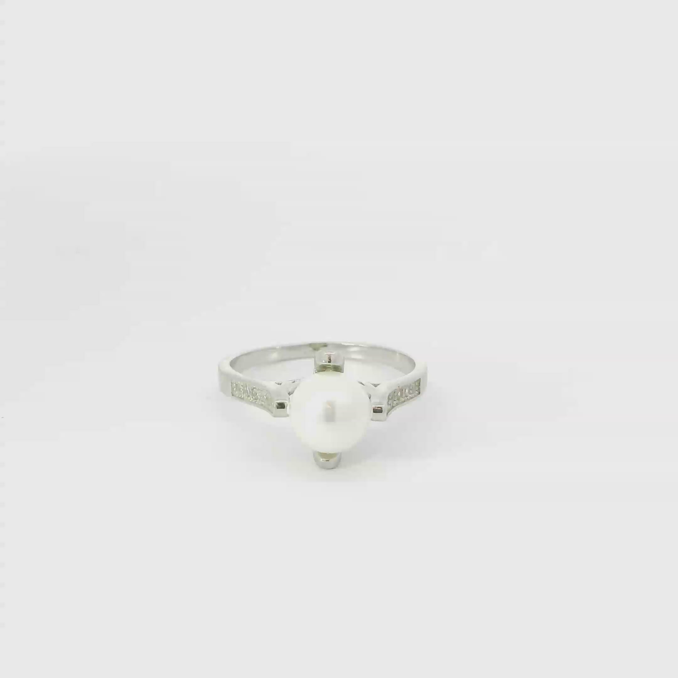 WHITE PEARL STERLING SILVER RING
