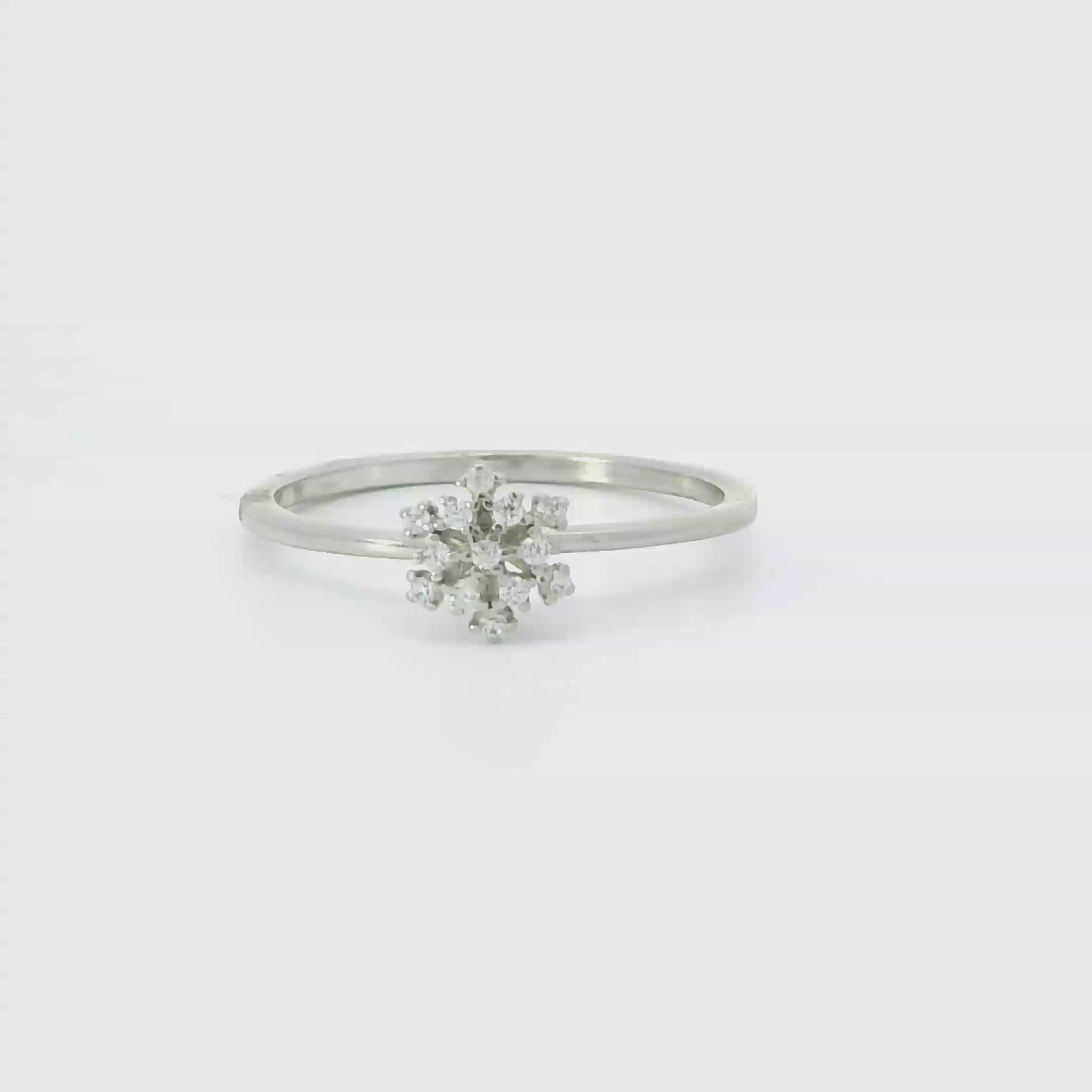 Sterling silver ring with cubic zirconia (Snowflake)