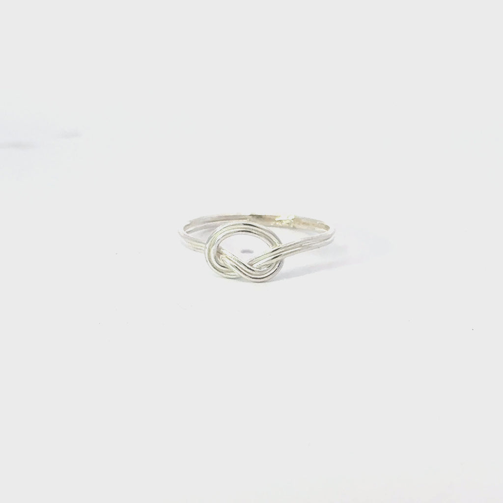 Sterling silver ring (Knot)