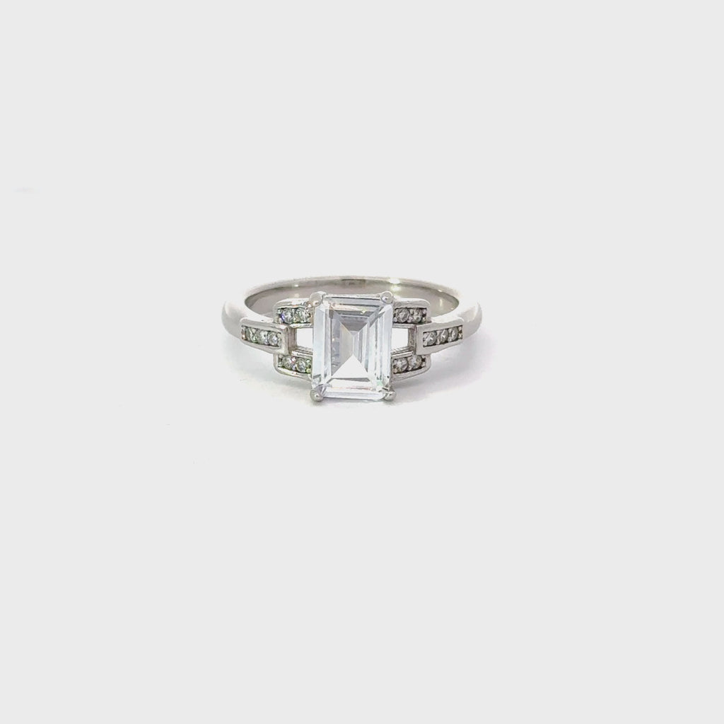 WHITE CUBIC ZIRCONIA STERLING SILVER SOLITAIRE ENGAGEMENT/WEDDING RING (EMERALD)