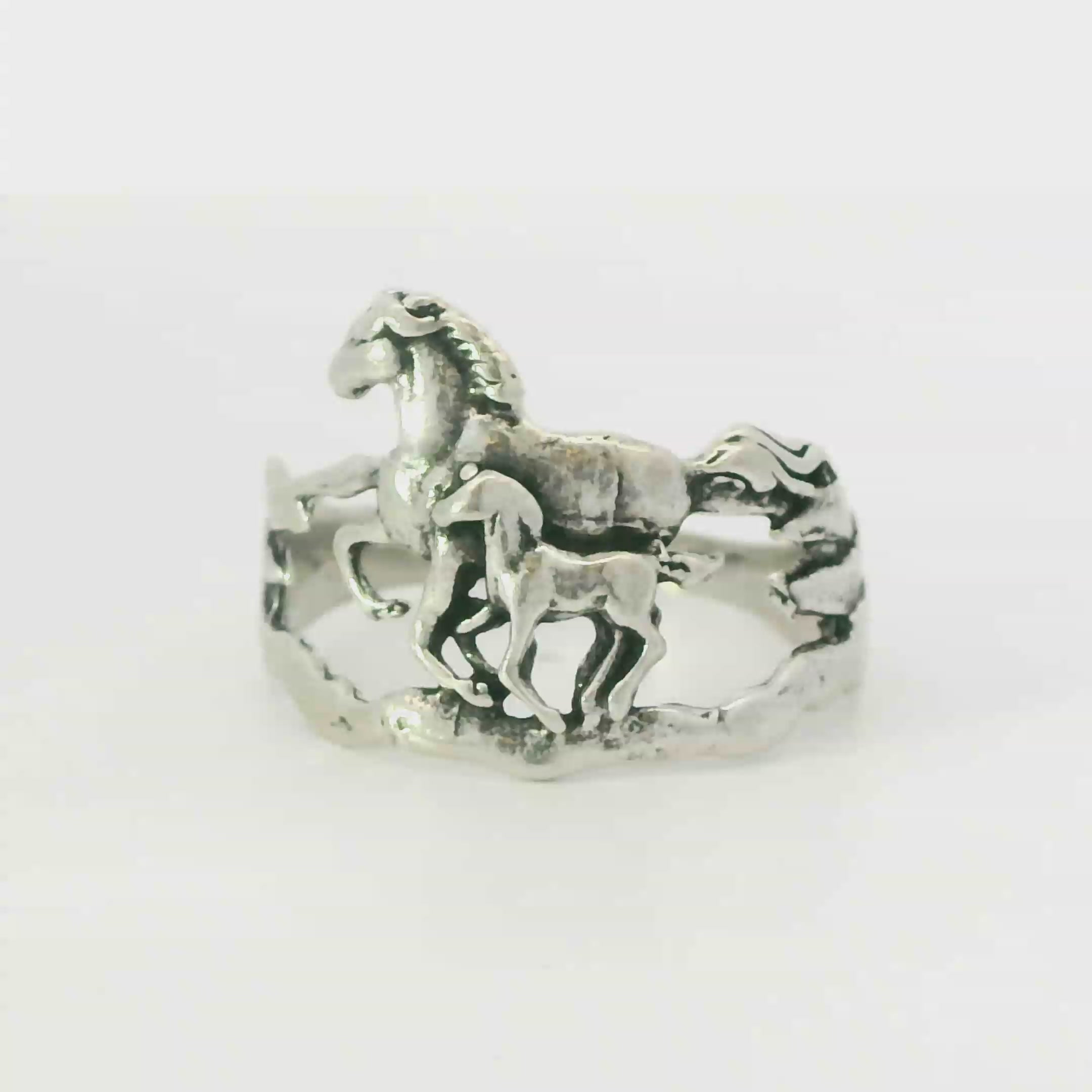 Sterling silver ring (Horses)