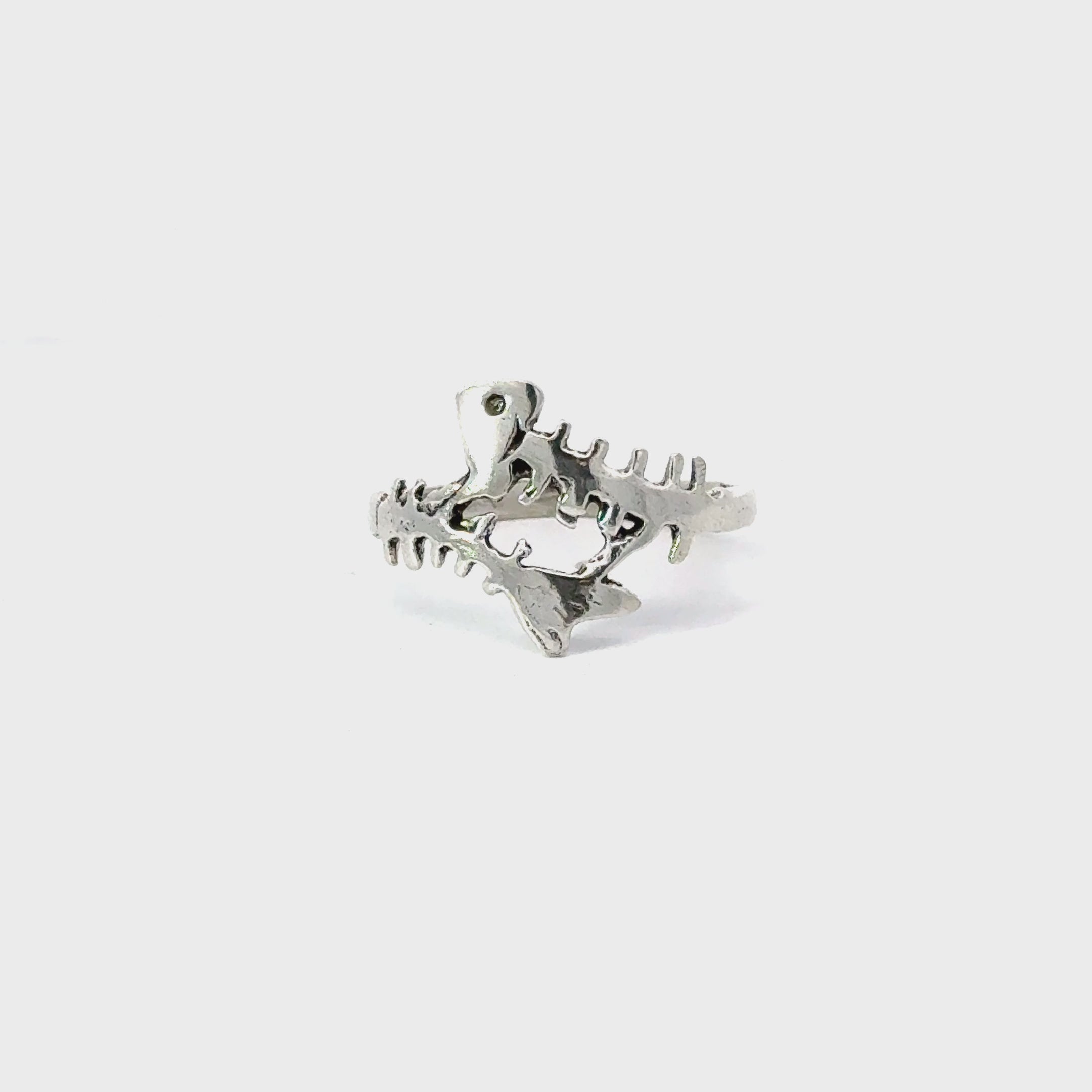 Sterling silver fish ring