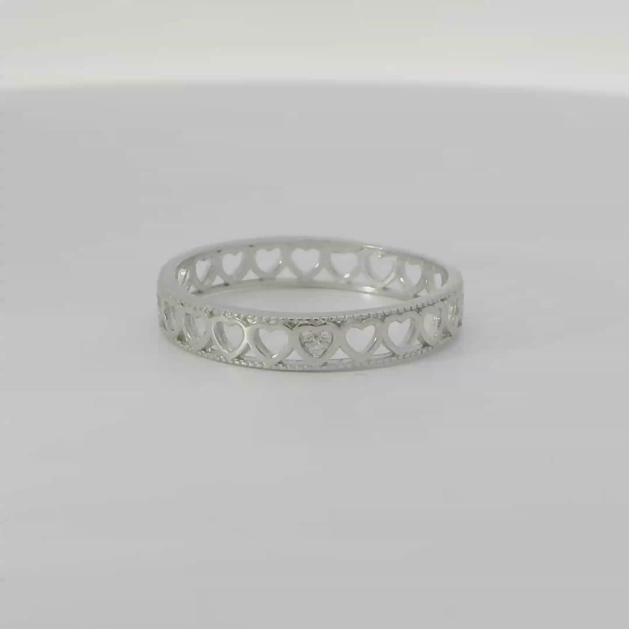 Sterling Silver ring with cubic zirconia (Hearts)