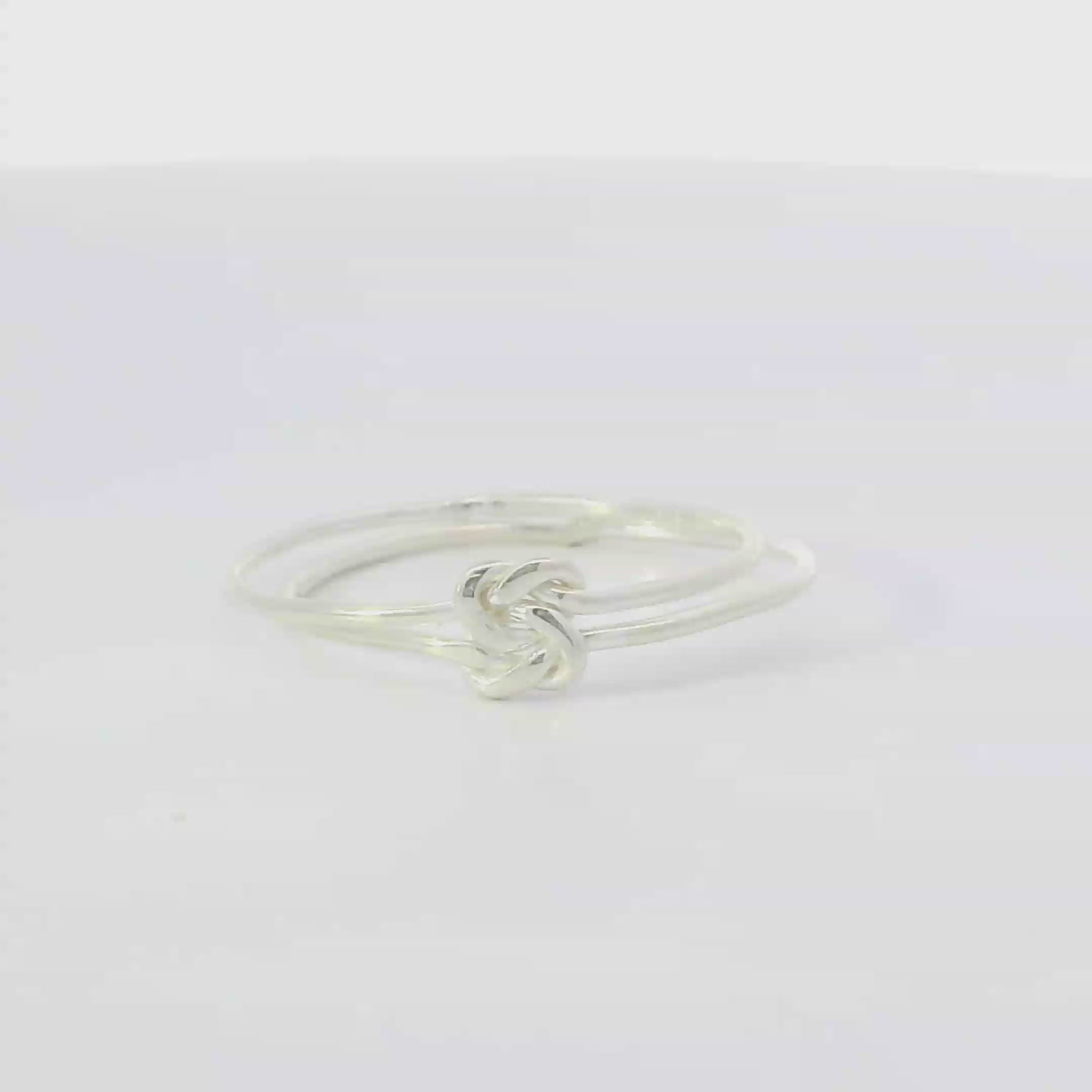 Sterling silver ring (Knot)