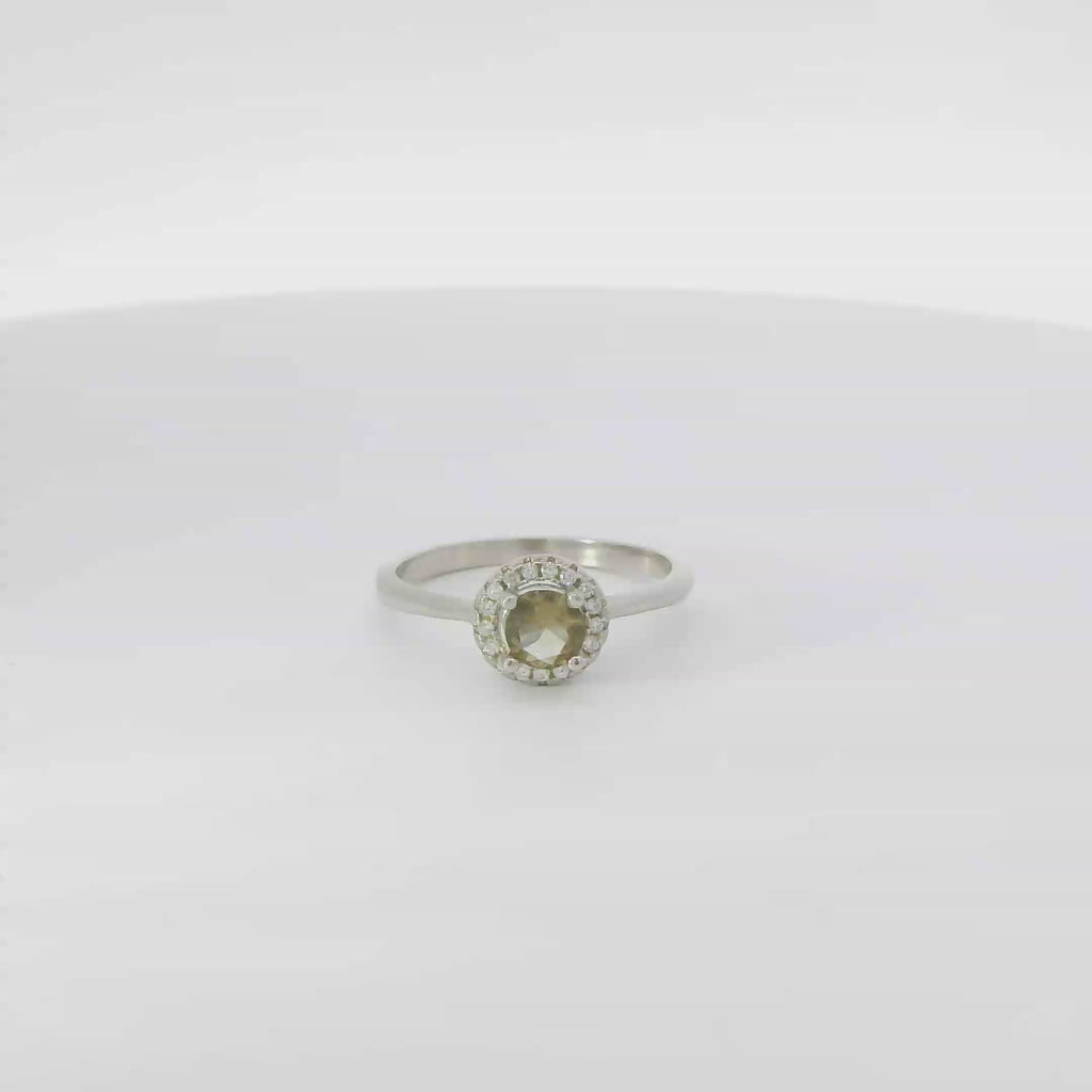 ZULTANITE RING, CUBIC ZIRCONIA STERLING SILVER, THE COLOR OF THE STONE CHANGES WITH DIFFERENT LIGHTING (ROUND SHAPE)