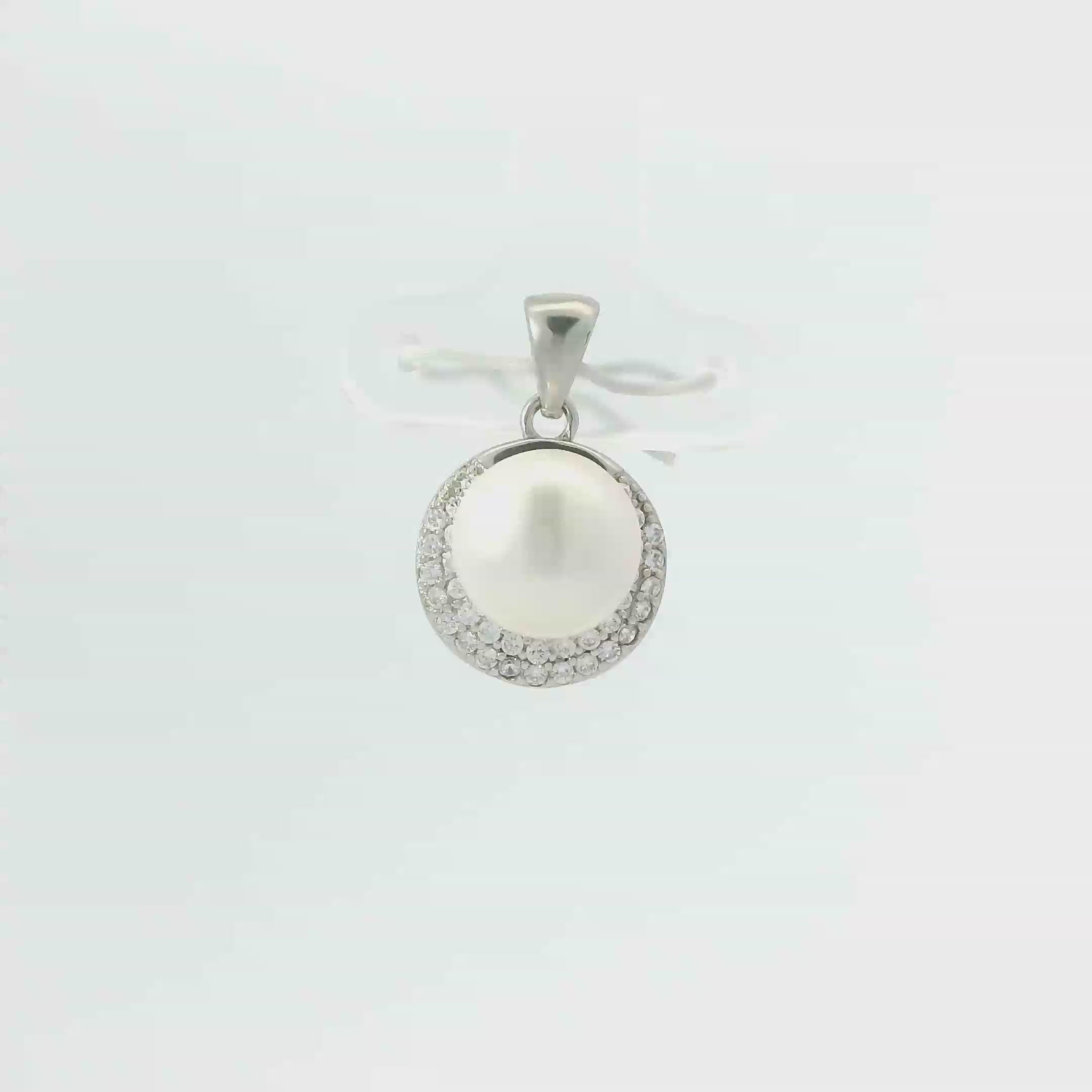 STRELING SILVER PEARL PENDANT