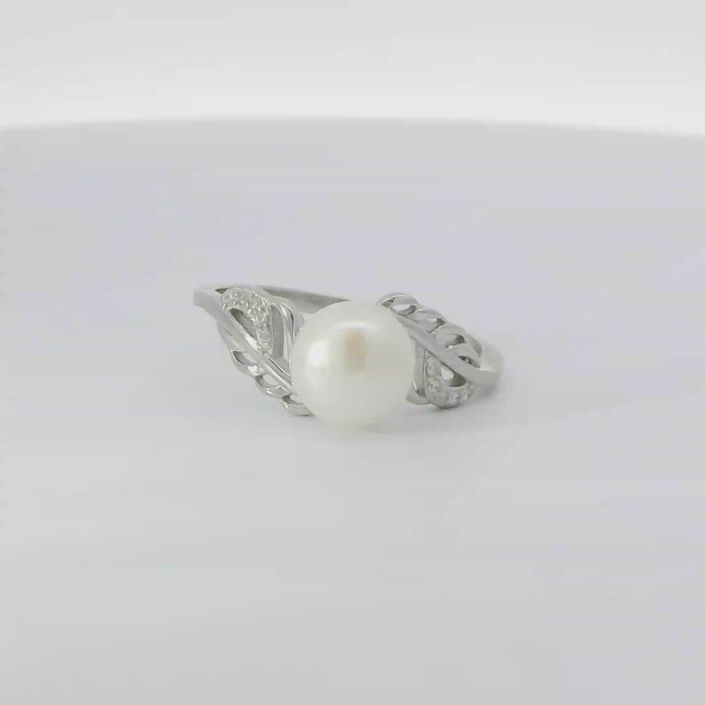Pearl sterling silver ring with cubic zirconia