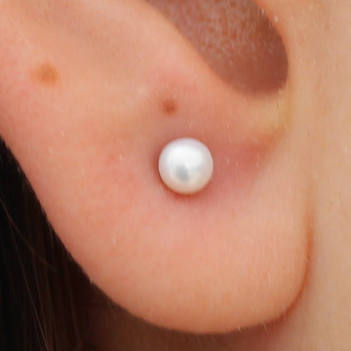 TINY PEARL STERLING SILVER EARRINGS (ROUND)
