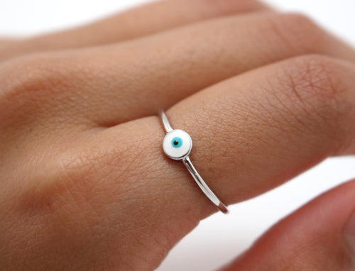 WHITE GLASS EVIL EYE RING