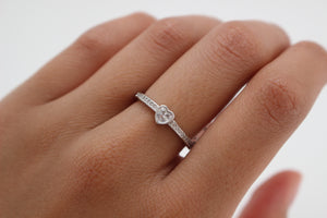 WHITE CUBIC ZIRCONIA STERLING SILVER SOLITAIRE ENGAGEMENT/WEDDING RING (HEART)