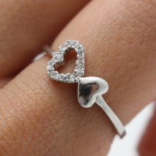 Load image into Gallery viewer, WHITE CUBIC ZIRCONIA STERLING SILVER RING (HEARTS)