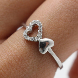 WHITE CUBIC ZIRCONIA STERLING SILVER RING (HEARTS)