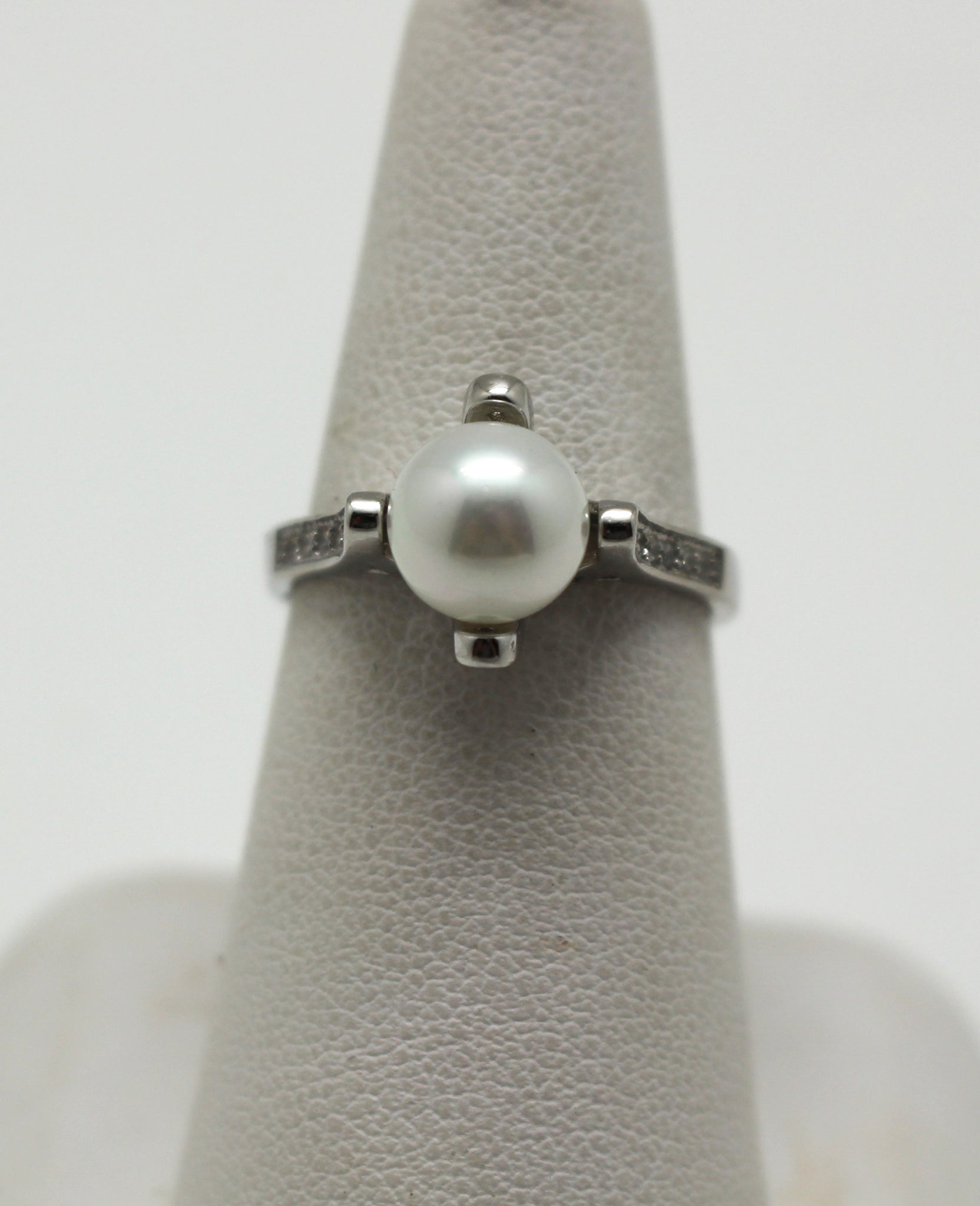 Amazon.com: Pearl ring, silver pearl ring, white pearl ring, sterling silver  ring, tiny ring, unique ring with pearls, silver ring for women  (rhodium-plated-silver, 8.75) : Handmade Products