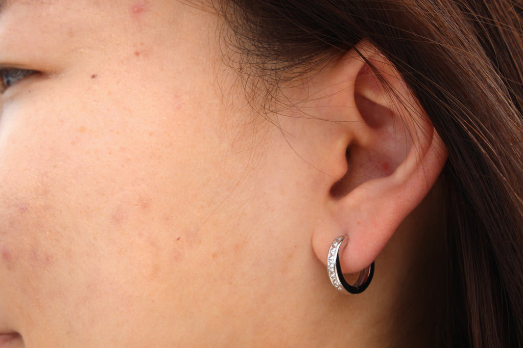 WHITE CUBIC ZIRCONIA STERLING SILVER EARRINGS (HOOPS/HUGGIES)