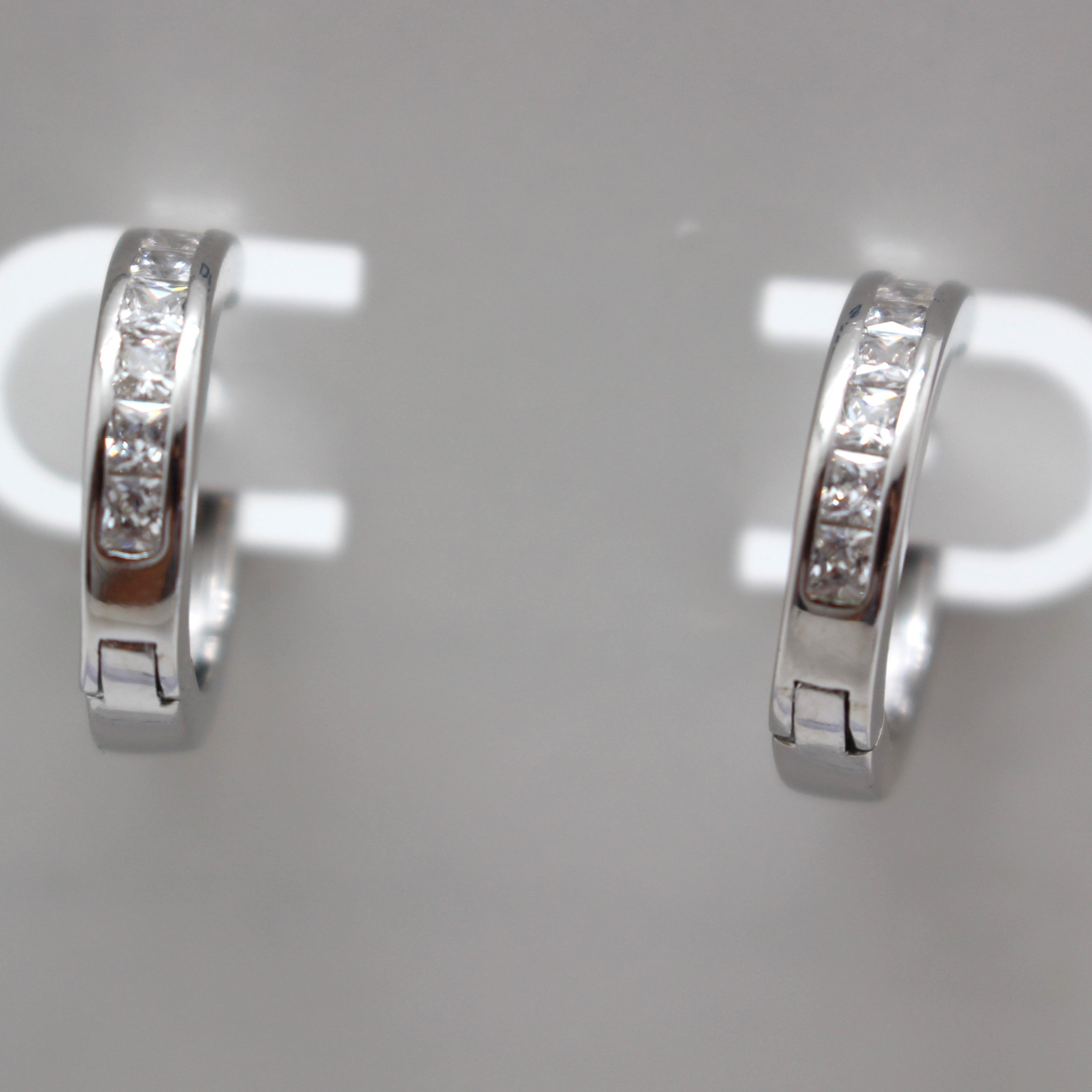 WHITE CUBIC ZIRCONIA STERLING SILVER EARRINGS (HOOPS/HUGGIES)