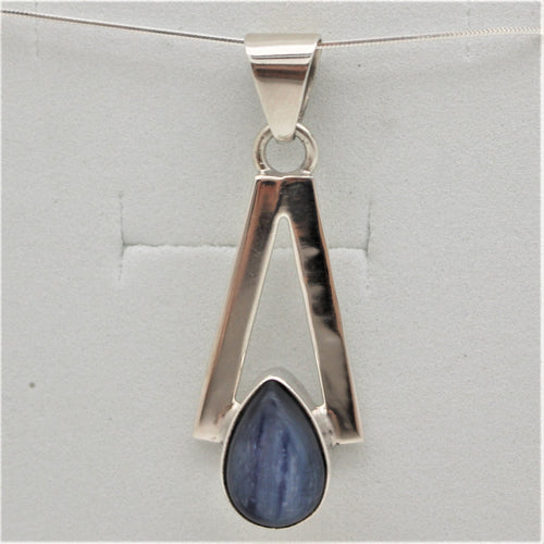 Kyanite Pendant - I1035