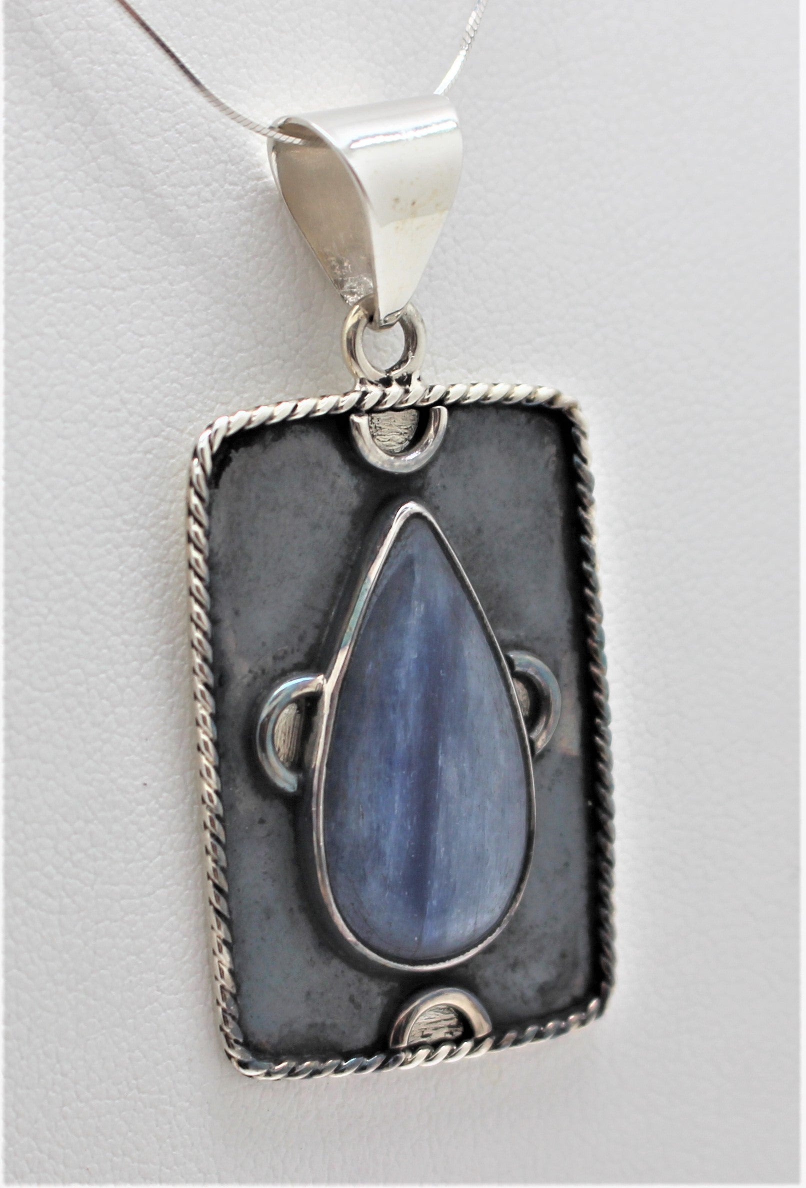 Kyanite Pendant - I1102